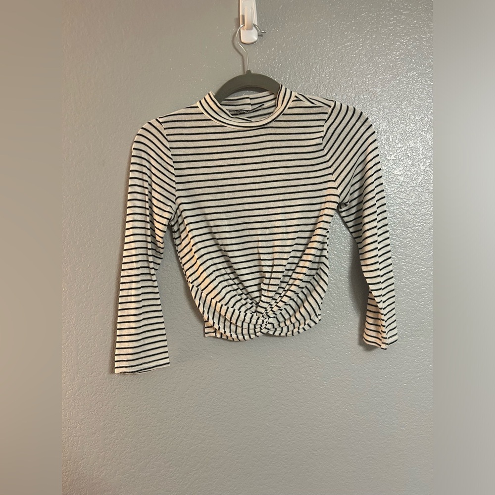 Women’s white black striped front knot 3/4 long sleeve crop top shirt size small